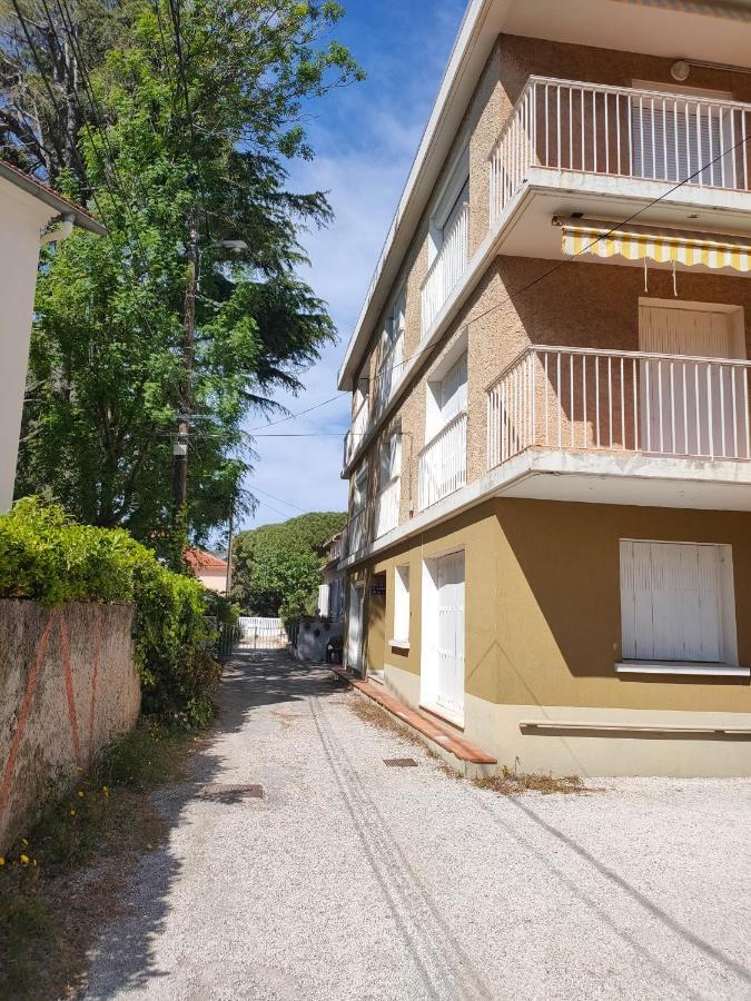 Joli Studio Les Pieds Dans L Eau Avec Place De Parking Gratuite Bandol Esterno foto